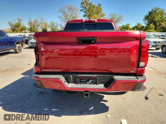 2024 Chevrolet Colorado 4WD LT с VIN 1GCPTCEK5R1286579, выставлен на аукционе Copart как лот 85852005 с пробегом 5 447 миль миль и Списание • Salvage title. История ставок и продаж доступна на DreamBid. Изображение 6.