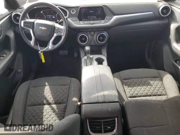 ✅ 2020 Chevrolet Blazer LT • VIN: 3GNKBCRS2LS706111 • Lot: 71829134. Wystawiony na Copart z przebiegiem 59 106 mil mil. Skorzystaj z bezpłatnego archiwum sprzedaży aukcyjnych z USA i zobacz szczegółowy raport historii pojazdu na DreamBid. Zdjęcie 8.