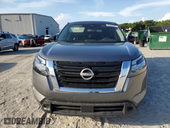 ✅ 2024 Nissan Pathfinder S • VIN: 5N1DR3AC9RC269915 • Lot: 65263845. Wystawiony na Copart z przebiegiem 31 892 mil. Bezpłatny archiwum sprzedaży aukcyjnych z USA i szczegółowy raport historii pojazdu na DreamBid. Zdjęcie 5.
