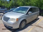 ✅ 2010 Chrysler Town & Country Limited • VIN: 2A4RR7DX3AR381289 • Lot: 42649099. Wystawiony na IAAI z przebiegiem 248 071 mil. Bezpłatny archiwum sprzedaży aukcyjnych z USA i szczegółowy raport historii pojazdu na DreamBid. Zdjęcie 2.