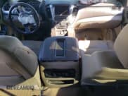 ✅ 2018 Chevrolet Suburban LT • VIN: 1GNSKHKC8JR390682 • Lot: 75278404. Wystawiony na Copart z przebiegiem Nie podano. Bezpłatny archiwum sprzedaży aukcyjnych z USA i szczegółowy raport historii pojazdu na DreamBid. Zdjęcie 8.