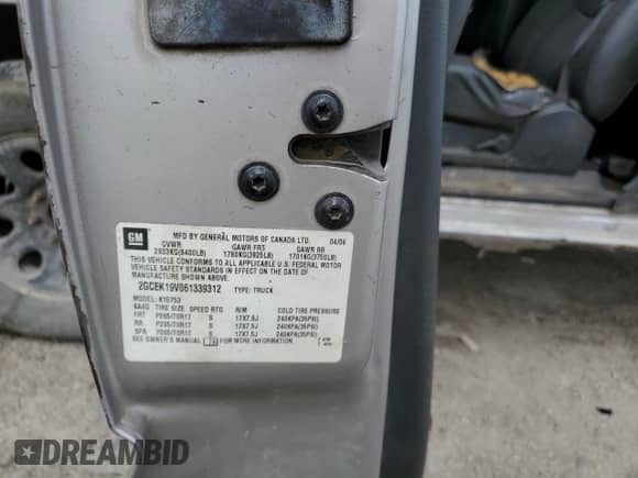 2006 Chevrolet Silverado 1500 LT1 z VIN 2GCEK19V061339312, wystawiony jako Copart lot #73083784 z przebiegiem Nie podano mil oraz Szkoda całkowita • Salvage title. Historia ofert i sprzedaży dostępna na DreamBid. Obrazek 12.