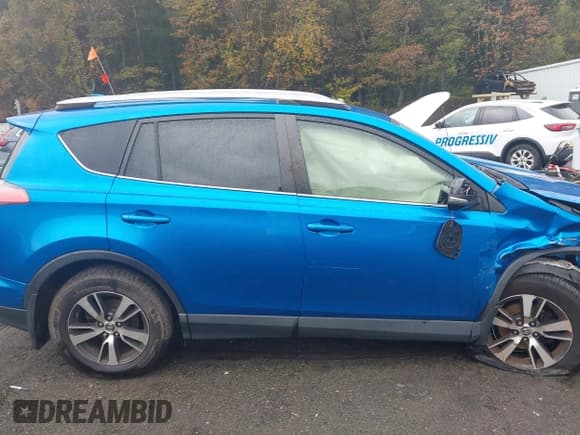 ✅ 2018 Toyota RAV4 XLE • VIN: JTMRFREV3JJ736487 • Лот: 43407148. Опубликован ранее на IAAI с пробегом 58 977 миль. Бесплатный доступ к архиву аукционных продаж из США и подробный отчёт об истории автомобиля на DreamBid. Изображение 13.