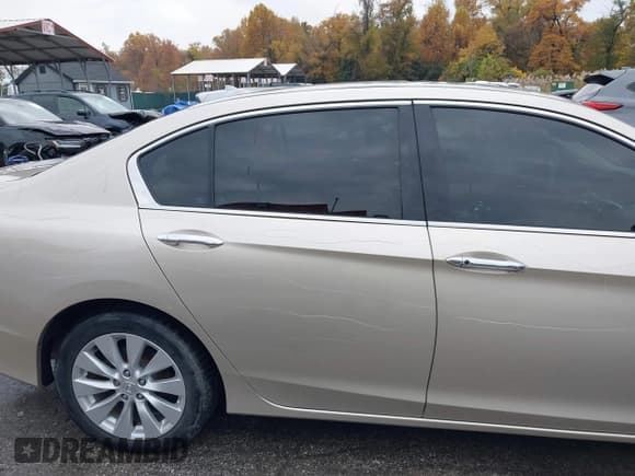 ✅ 2014 Honda Accord EX-L • VIN: 1HGCR3F89EA010112 • Lot: 43586051. Listed on IAAI with 96,316 mi. Free auction sales archive from the USA and detailed vehicle history report at DreamBid. Image 19.