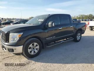 ✅ 2019 Nissan Titan SL • VIN: 1N6AA1E52KN512440 • Лот: 82142834. Опубликован ранее на Copart с пробегом 94 258 миль. Бесплатный доступ к архиву аукционных продаж из США и подробный отчёт об истории автомобиля на DreamBid. Изображение 1.