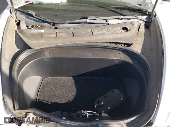 ✅ 2018 Tesla Model 3 Long Range Battery • VIN: 5YJ3E1EA1JF035266 • Lot: 82080695. Wystawiony na Copart z przebiegiem 143 477 mil. Bezpłatny archiwum sprzedaży aukcyjnych z USA i szczegółowy raport historii pojazdu na DreamBid. Zdjęcie 11.