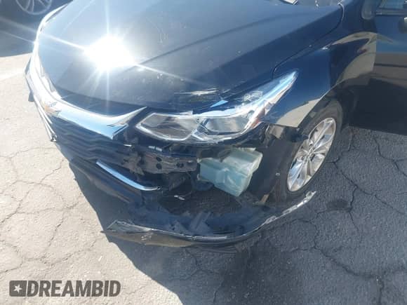 ✅ 2019 Chevrolet Cruze LS • VIN: 1G1BC5SM9K7130813 • Lot: 43519748. Wystawiony na IAAI z przebiegiem 100 720 mil. Bezpłatny archiwum sprzedaży aukcyjnych z USA i szczegółowy raport historii pojazdu na DreamBid. Zdjęcie 6.