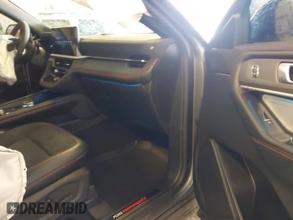 ✅ 2025 Ford Explorer ST • VIN: 1FMWK8GCXSGA03321 • Lot: 43095335. Listed on IAAI with 12,387 mi. Free auction sales archive from the USA and detailed vehicle history report at DreamBid. Image 5.