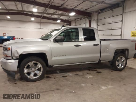 ✅ 2016 Chevrolet Silverado 1500 Custom • VIN: 1GCVKPEC4GZ276439 • Lot: 43381476. Wystawiony na IAAI z przebiegiem 162 310 mil. Bezpłatny archiwum sprzedaży aukcyjnych z USA i szczegółowy raport historii pojazdu na DreamBid. Zdjęcie 15.