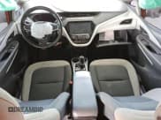 ✅ 2021 Chevrolet Bolt EV LT • VIN: 1G1FY6S07M4104365 • Lot: 76118974. Wystawiony na Copart z przebiegiem Nie podano. Bezpłatny archiwum sprzedaży aukcyjnych z USA i szczegółowy raport historii pojazdu na DreamBid. Zdjęcie 8.