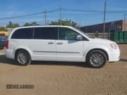 ✅ 2015 Chrysler Town & Country Touring L • VIN: 2C4RC1CGXFR676984 • Lot: 43214624. Listed on IAAI with 85,066 mi. Free auction sales archive from the USA and detailed vehicle history report at DreamBid. Image 13.