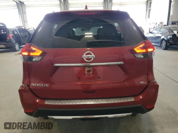 ✅ 2017 Nissan Rogue SV • VIN: JN8AT2MT2HW393699 • Lot: 85883175. Wystawiony na Copart z przebiegiem 116 449 mil. Bezpłatny archiwum sprzedaży aukcyjnych z USA i szczegółowy raport historii pojazdu na DreamBid. Zdjęcie 6.