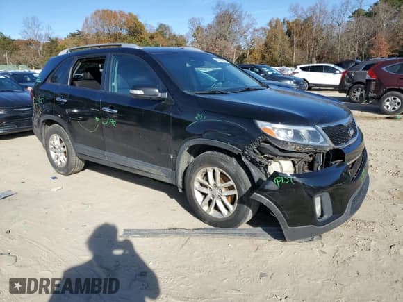 ✅ 2015 Kia Sorento LX • VIN: 5XYKT4A60FG568665 • Лот: 92280965. Опубликован ранее на Copart с пробегом Не указан. Бесплатный доступ к архиву аукционных продаж из США и подробный отчёт об истории автомобиля на DreamBid. Изображение 4.