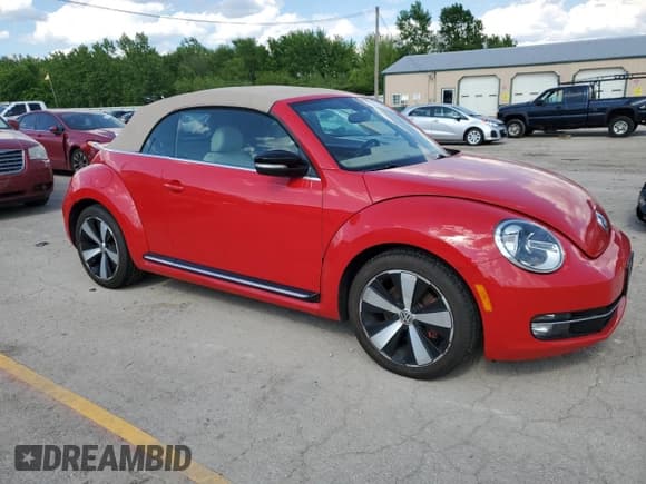 ✅ 2013 Volkswagen Beetle • VIN: 3VW8A7AT7DM817046 • Lot: 57314405. Wystawiony na Copart z przebiegiem 113 889 mil. Bezpłatny archiwum sprzedaży aukcyjnych z USA i szczegółowy raport historii pojazdu na DreamBid. Zdjęcie 4.