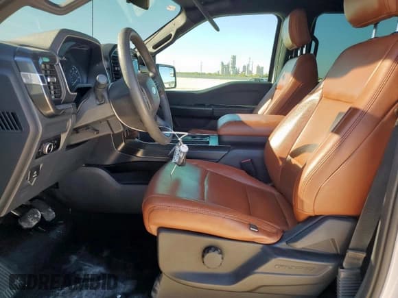 ✅ 2023 Ford F-150 XLT • VIN: 1FTFW1E52PKF60670 • Лот: 90920125. Опубликован ранее на Copart с пробегом 24 439 миль. Бесплатный доступ к архиву аукционных продаж из США и подробный отчёт об истории автомобиля на DreamBid. Изображение 7.