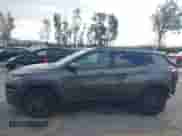 2021 Jeep Compass 80th Anniversary z VIN 3C4NJCEB7MT596909, wystawiony jako IAAI lot #41376547 z przebiegiem 54 058 mil mil oraz . Historia ofert i sprzedaży dostępna na DreamBid. Obrazek 15.