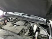 ✅ 2018 Chevrolet Suburban Premier • VIN: 1GNSCJKC1JR104997 • Lot: 71125775. Wystawiony na Copart z przebiegiem 104 410 mil. Bezpłatny archiwum sprzedaży aukcyjnych z USA i szczegółowy raport historii pojazdu na DreamBid. Zdjęcie 14.