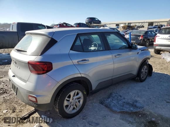 ✅ 2022 Hyundai Venue SE • VIN: KMHRB8A36NU160212 • Lot: 42151185. Wystawiony na Copart z przebiegiem 56 934 mil. Bezpłatny archiwum sprzedaży aukcyjnych z USA i szczegółowy raport historii pojazdu na DreamBid. Zdjęcie 3.