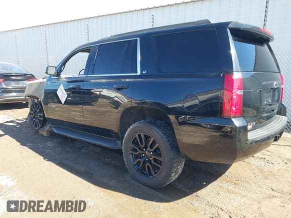 ✅ 2020 Chevrolet Tahoe LT • VIN: 1GNSCBKC4LR172302 • Lot: 41638574. Wystawiony na IAAI z przebiegiem Nie podano. Bezpłatny archiwum sprzedaży aukcyjnych z USA i szczegółowy raport historii pojazdu na DreamBid. Zdjęcie 3.