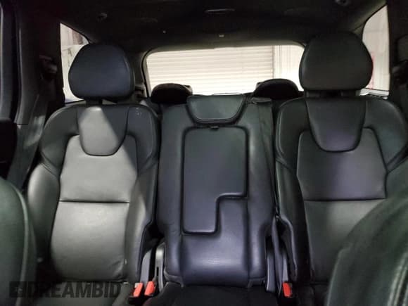 ✅ 2018 Volvo XC90 Momentum • VIN: YV4A22PK6J1323902 • Lot: 83840495. Wystawiony na Copart z przebiegiem 174 590 mil. Bezpłatny archiwum sprzedaży aukcyjnych z USA i szczegółowy raport historii pojazdu na DreamBid. Zdjęcie 10.