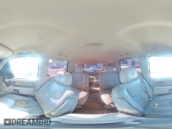 ✅ 2005 Cadillac Escalade • VIN: 1GYEC63T55R103918 • Лот: 71027765. Опубликован ранее на Copart с пробегом Не указан. Бесплатный доступ к архиву аукционных продаж из США и подробный отчёт об истории автомобиля на DreamBid. Изображение 15.