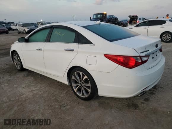 ✅ 2013 Hyundai Sonata SE • VIN: 5NPEC4AB7DH774100 • Lot: 76060864. Wystawiony na Copart z przebiegiem Nie podano. Bezpłatny archiwum sprzedaży aukcyjnych z USA i szczegółowy raport historii pojazdu na DreamBid. Zdjęcie 2.