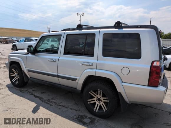 ✅ 2008 Jeep Commander Sport • VIN: 1J8HG48N48C229564 • Lot: 65034805. Wystawiony na Copart z przebiegiem 161 706 mil. Bezpłatny archiwum sprzedaży aukcyjnych z USA i szczegółowy raport historii pojazdu na DreamBid. Zdjęcie 2.