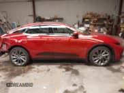 ✅ 2024 Toyota Crown XLE • VIN: JTDAAAAF2R3021468 • Lot: 41622159. Wystawiony na IAAI z przebiegiem 6 120 mil. Bezpłatny archiwum sprzedaży aukcyjnych z USA i szczegółowy raport historii pojazdu na DreamBid. Zdjęcie 13.