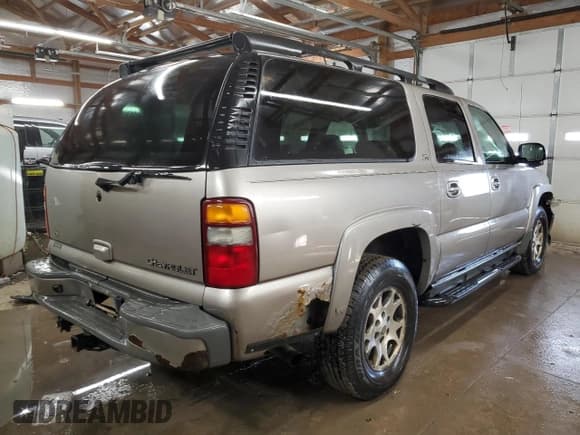 ✅ 2003 Chevrolet Suburban LT • VIN: 1GNFK16Z23R137075 • Лот: 46408225. Опубликован ранее на Copart с пробегом Не указан. Бесплатный доступ к архиву аукционных продаж из США и подробный отчёт об истории автомобиля на DreamBid. Изображение 3.