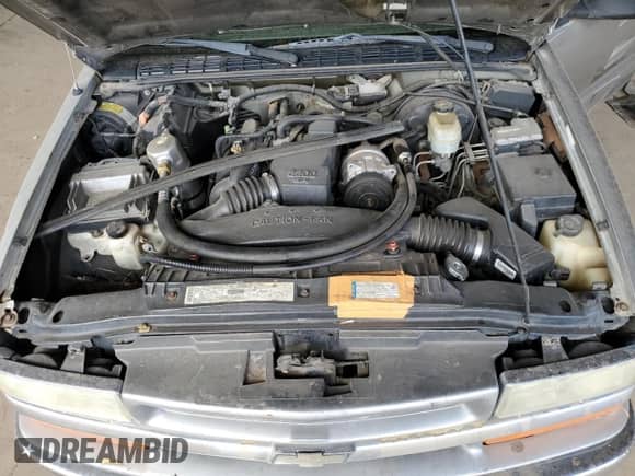 2001 Chevrolet S-10 с VIN 1GCCS195218127573, выставлен на аукционе Copart как лот 76322274 с пробегом 228 552 миль миль и Списание • Salvage title. История ставок и продаж доступна на DreamBid. Изображение 11.