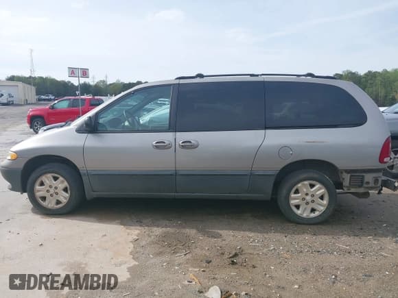 ✅ 1997 Dodge Caravan LE • VIN: 1B4GP54L3VB333541 • Lot: 41012170. Listed on IAAI with 137,181 mi. Free auction sales archive from the USA and detailed vehicle history report at DreamBid. Image 14.