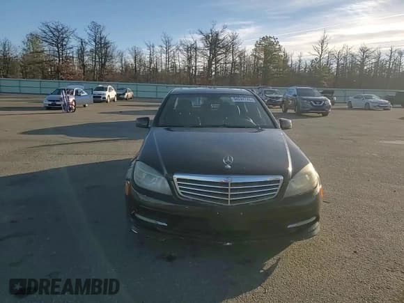 ✅ 2011 Mercedes-Benz C 300 Sport • VIN: WDDGF8BB1BR145434 • Лот: 94244745. Опубликован ранее на Copart с пробегом 125 723 миль. Бесплатный доступ к архиву аукционных продаж из США и подробный отчёт об истории автомобиля на DreamBid. Изображение 13.