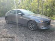 ✅ 2025 Mazda 3 S Preferred • VIN: JM1BPALM8S1764006 • Лот: 71498955. Опубликован ранее на Copart с пробегом 15 720 миль. Бесплатный доступ к архиву аукционных продаж из США и подробный отчёт об истории автомобиля на DreamBid. Изображение 4.