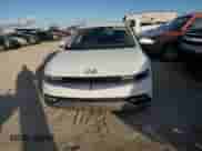 2022 Hyundai Ioniq 5 SE z VIN KM8KMDAF8NU052883, wystawiony jako Copart lot #40468904 z przebiegiem 35 567 mil mil oraz . Historia ofert i sprzedaży dostępna na DreamBid. Obrazek 5.