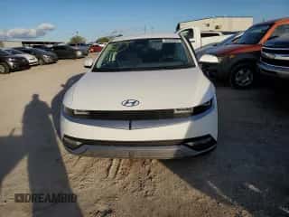 2022 Hyundai Ioniq 5 SE z VIN KM8KMDAF8NU052883, wystawiony jako Copart lot #40468904 z przebiegiem 35 567 mil mil oraz . Historia ofert i sprzedaży dostępna na DreamBid. Obrazek 5.