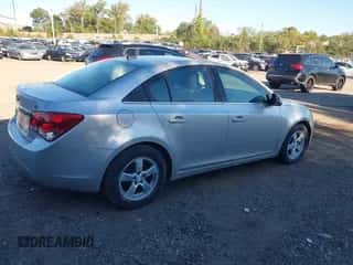 2013 Chevrolet Cruze 1LT с VIN 1G1PC5SB8D7310095, выставлен на аукционе IAAI как лот 43429983 с пробегом 180 183 миль миль и . История ставок и продаж доступна на DreamBid. Изображение 4.