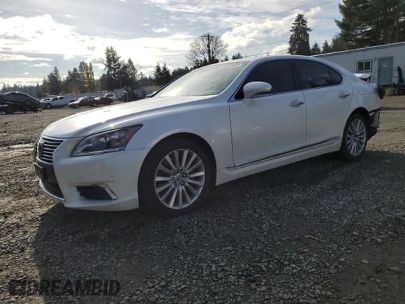 ✅ 2014 Lexus LS 460 • VIN: JTHCL5EF7E5022567 • Лот: 92133955. Опубликован ранее на Copart с пробегом 77 715 миль. Бесплатный доступ к архиву аукционных продаж из США и подробный отчёт об истории автомобиля на DreamBid. Изображение 1.