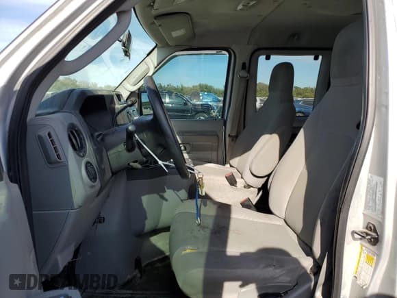 ✅ 2010 Ford Econoline Passenger XL • VIN: 1FBNE3BL7ADA88723 • Lot: 76265624. Listed on Copart with 241,044 mi. Free auction sales archive from the USA and detailed vehicle history report at DreamBid. Image 7.