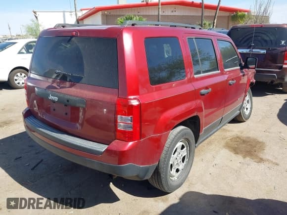 ✅ 2013 Jeep Patriot Sport • VIN: 1C4NJPBA5DD255694 • Lot: 42272442. Listed on IAAI with 208,483 mi. Free auction sales archive from the USA and detailed vehicle history report at DreamBid. Image 4.
