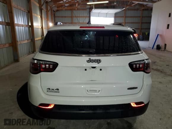 ✅ 2025 Jeep Compass Latitude • VIN: 3C4NJDBN8ST529821 • Lot: 89629995. Listed on Copart with 25,861 mi. Free auction sales archive from the USA and detailed vehicle history report at DreamBid. Image 6.