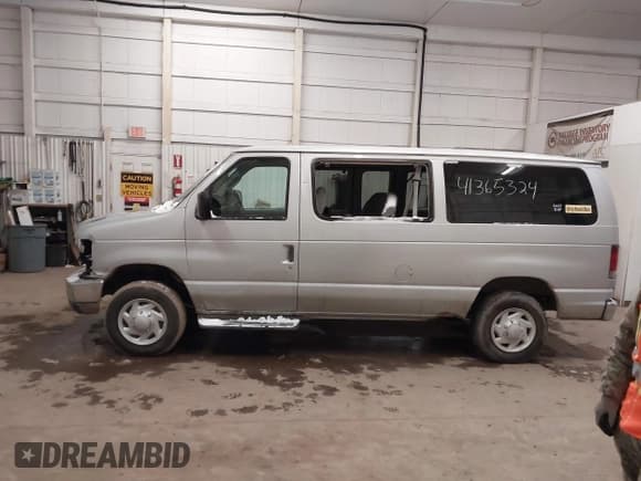 ✅ 2008 Ford Econoline Passenger XL • VIN: 1FBNE31L78DA28548 • Lot: 41365324. Listed on IAAI with 175,585 mi. Free auction sales archive from the USA and detailed vehicle history report at DreamBid. Image 15.