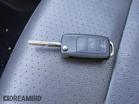 ✅ 2008 Volkswagen Jetta SE • VIN: 3VWRM71KX8M182235 • Lot: 41519055. Wystawiony na IAAI z przebiegiem 182 404 mil. Bezpłatny archiwum sprzedaży aukcyjnych z USA i szczegółowy raport historii pojazdu na DreamBid. Zdjęcie 11.