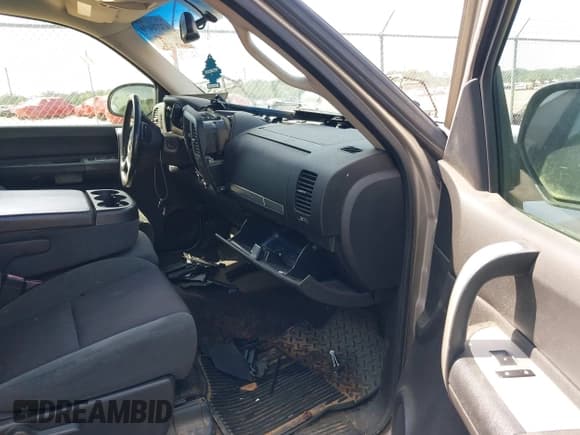 ✅ 2009 Chevrolet Silverado 1500 LT • VIN: 3GCEC23019G166198 • Lot: 43270479. Listed on IAAI with 168,457 mi. Free auction sales archive from the USA and detailed vehicle history report at DreamBid. Image 5.