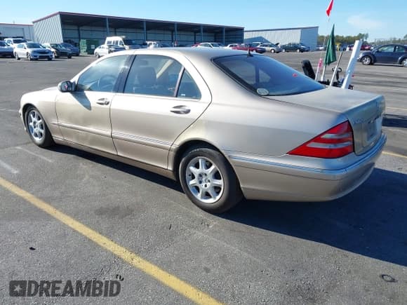 ✅ 2002 Mercedes-Benz S 500 • VIN: WDBNG75J02A290554 • Lot: 43768385. Listed on IAAI with 122,818 mi. Free auction sales archive from the USA and detailed vehicle history report at DreamBid. Image 3.