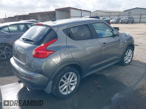 ✅ 2011 Nissan Juke SL • VIN: JN8AF5MV9BT015771 • Lot: 41102167. Wystawiony na IAAI z przebiegiem 127 588 mil. Bezpłatny archiwum sprzedaży aukcyjnych z USA i szczegółowy raport historii pojazdu na DreamBid. Zdjęcie 4.
