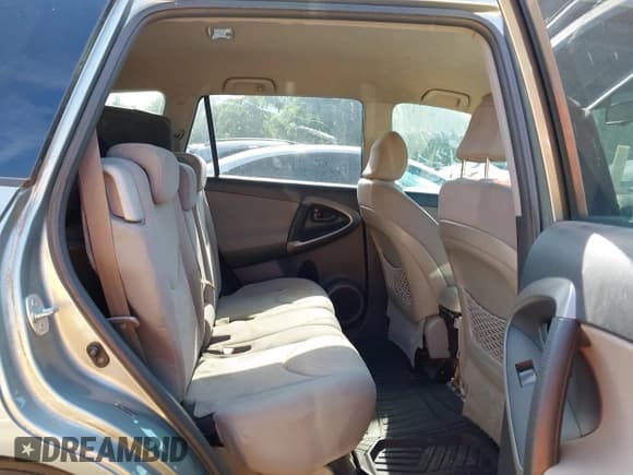 ✅ 2007 Toyota RAV4 Limited • VIN: JTMZD31V376042693 • Lot: 42597134. Listed on IAAI with 215,350 mi. Free auction sales archive from the USA and detailed vehicle history report at DreamBid. Image 8.