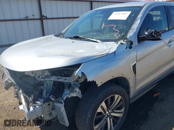 ✅ 2020 Mitsubishi Outlander ES • VIN: JA4AR3AU2LU003678 • Lot: 42663685. Listed on IAAI with 153,692 mi. Free auction sales archive from the USA and detailed vehicle history report at DreamBid. Image 18.