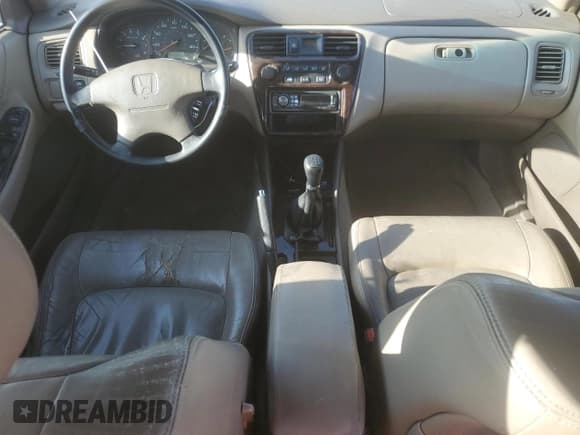 ✅ 2000 Honda Accord EX • VIN: 1HGCG5565YA055330 • Lot: 61059675. Listed on Copart with 280,068 mi. Free auction sales archive from the USA and detailed vehicle history report at DreamBid. Image 8.