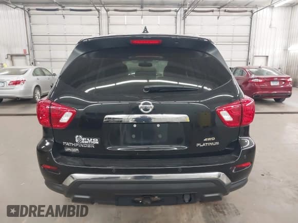 ✅ 2019 Nissan Pathfinder SV • VIN: 5N1DR2MM3KC651586 • Lot: 43351836. Wystawiony na IAAI z przebiegiem 85 912 mil. Bezpłatny archiwum sprzedaży aukcyjnych z USA i szczegółowy raport historii pojazdu na DreamBid. Zdjęcie 17.