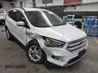 2018 Ford Escape SE z VIN 1FMCU9GD1JUB41891, wystawiony jako IAAI lot #43316868 z przebiegiem 46 789 mil mil oraz . Historia ofert i sprzedaży dostępna na DreamBid. Obrazek 1.